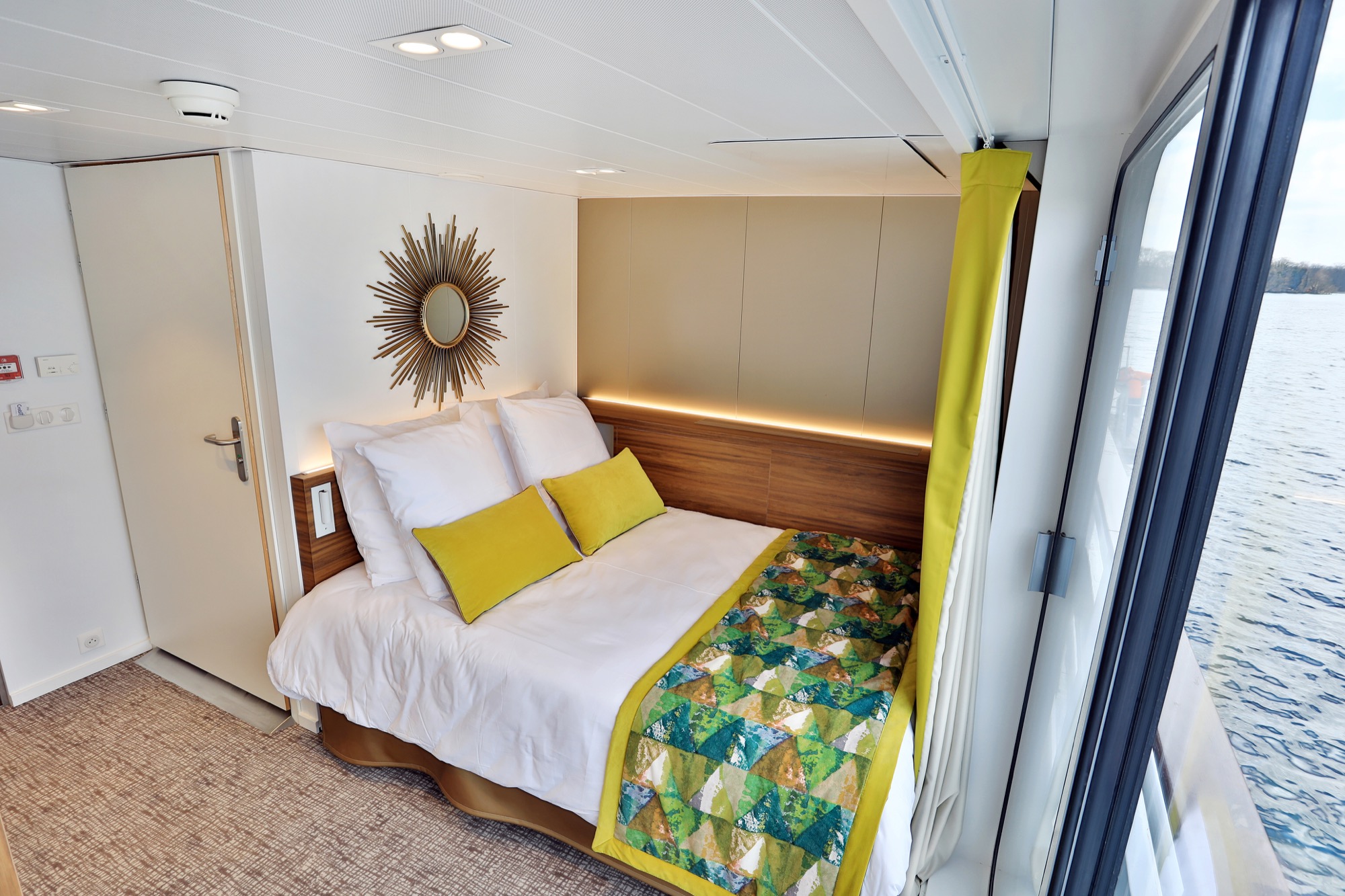 CroisiEurope MS Elbe Princesse II Disabled CAbin 2.jpg